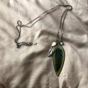 Large feather necklace